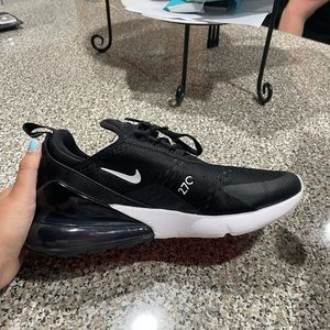 Men’s Nike Tennis Shoes Airmax 27C